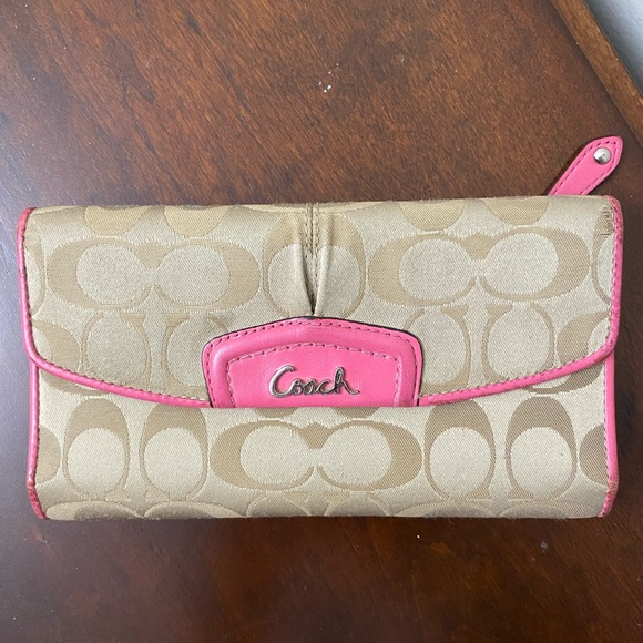 Coach Ashley Signature Jacquard Snap Envelope Wallet - Picture 2 of 14